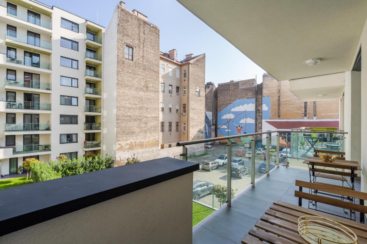 Navy Angel Apartment With Balcony Budapest Exterior photo