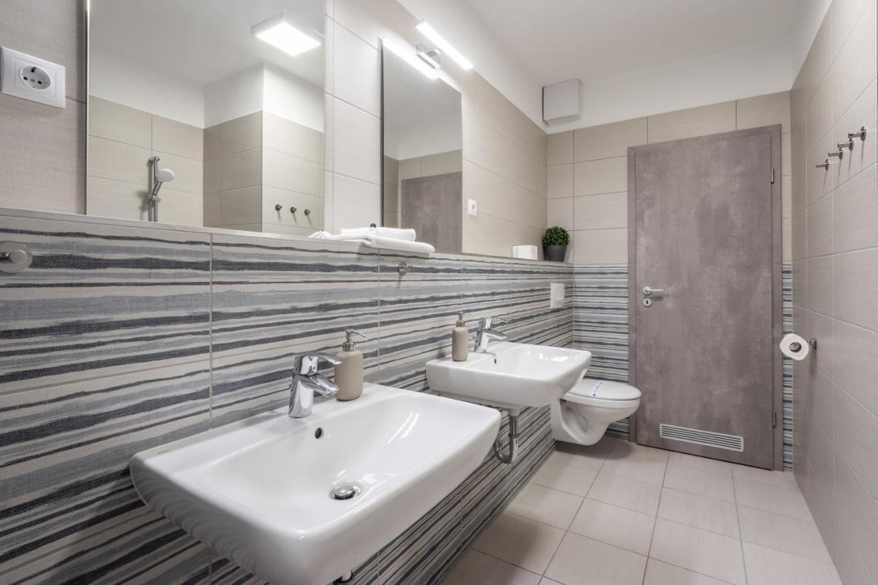 Navy Angel Apartment With Balcony Budapest Exterior photo